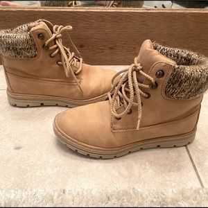 Cliff by White Mountain Boots